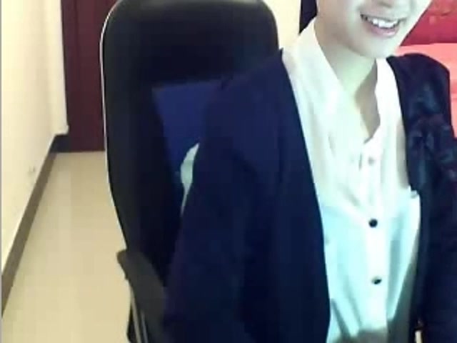 Asian babe stripping her suit in front of the viewers