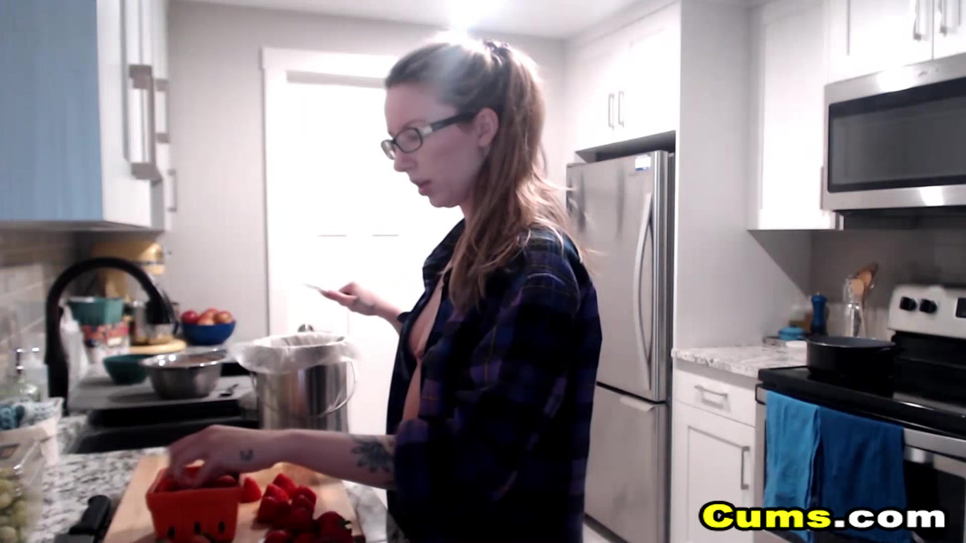 Blonde Babe on her Naked Cooking Show