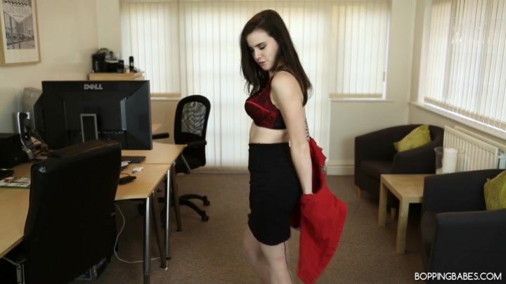 Jessica - Perks Of The Job - BoppingBabes