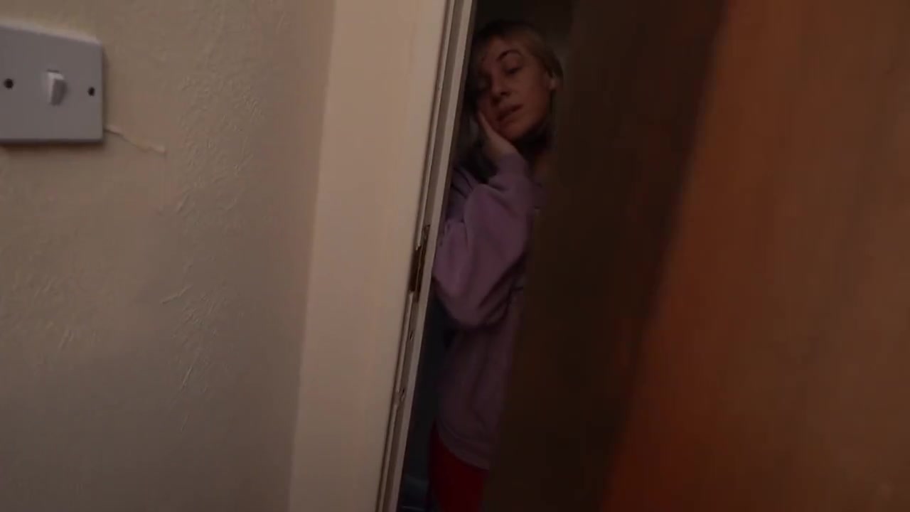 Big Butt Stepmom Shares Bed With Stepson During Cold Night