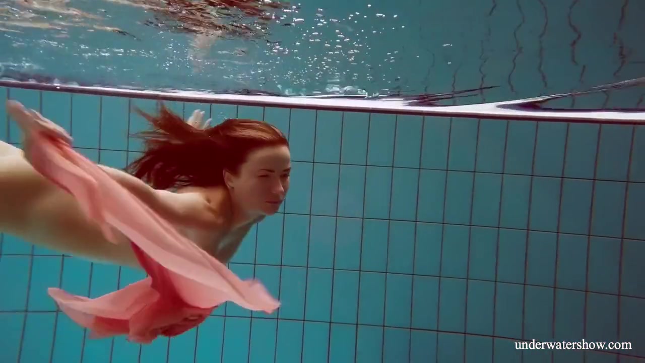 Polish Hot Shaped Deniska Swimming Nude