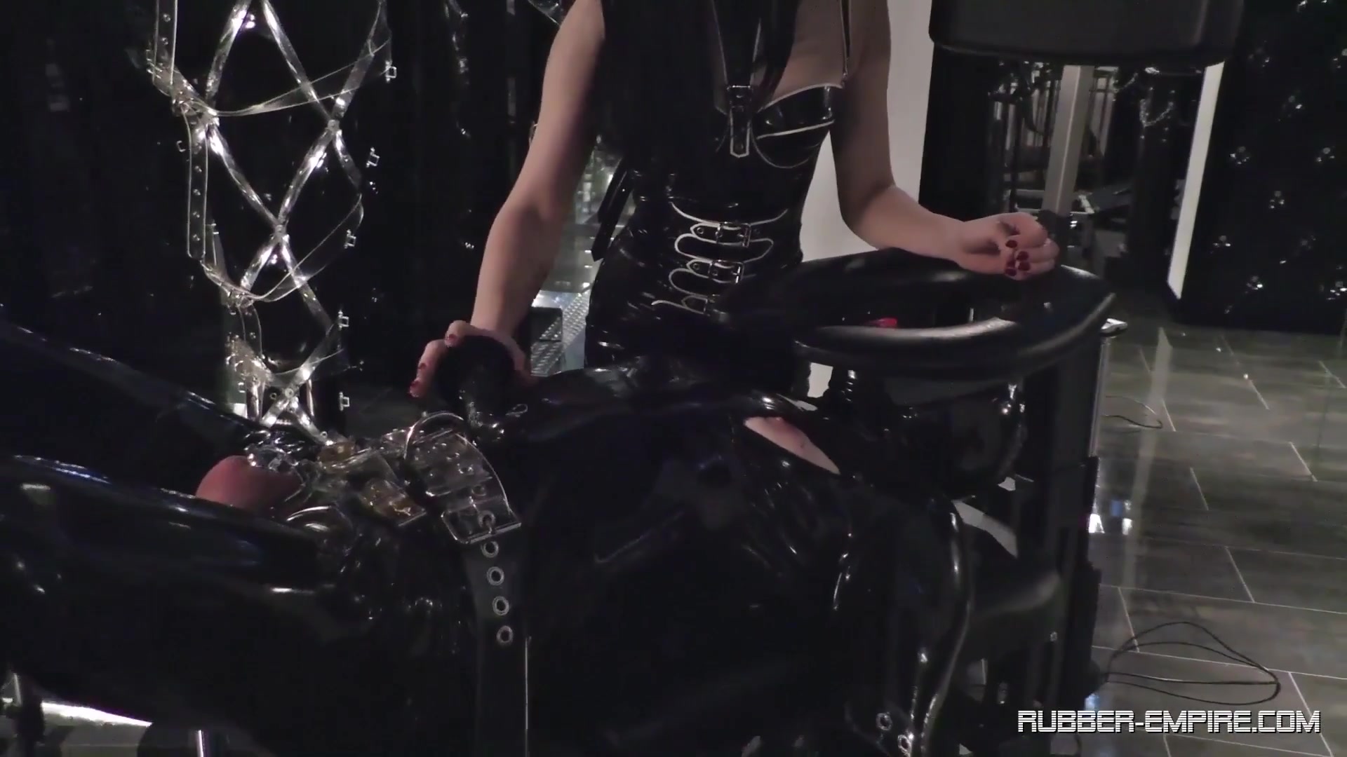 Ikona Black - Progressive Rubber
