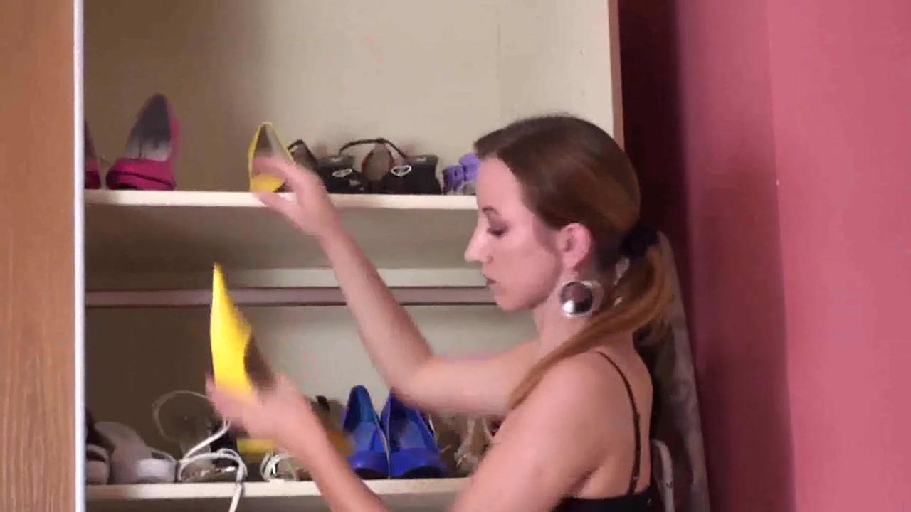 She changes her shoes and gets them cleaned by Foot Girls