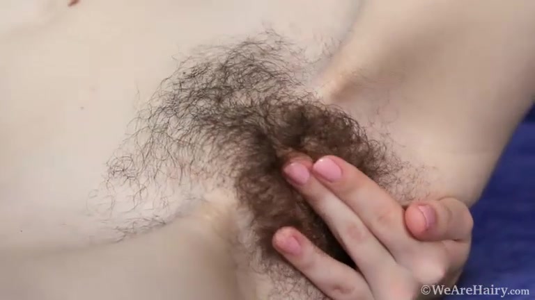 Alisa Chearry masturbates on her bed - Compilation - WeAreHairy