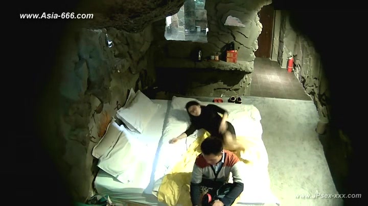 Hackers use the camera to remote monitoring of a lover's home life.172
