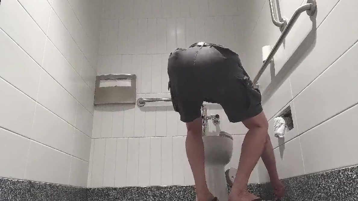 What I Really Do When I Go To A Public Bathroom