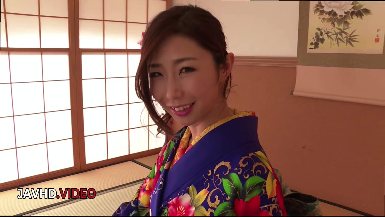Steamy JAV Star in Kimono Gives Irresistible Japanese Blow Job On Cam