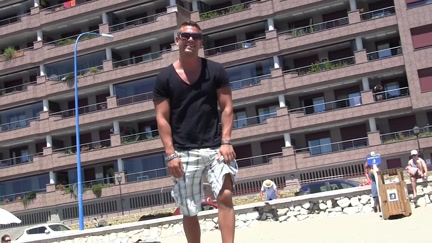 Youthful Spaniard pickup on the beach for $ 37 and screwed