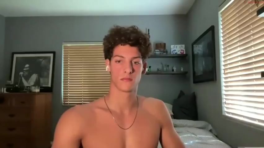 Pretty Italian Guy Jerks