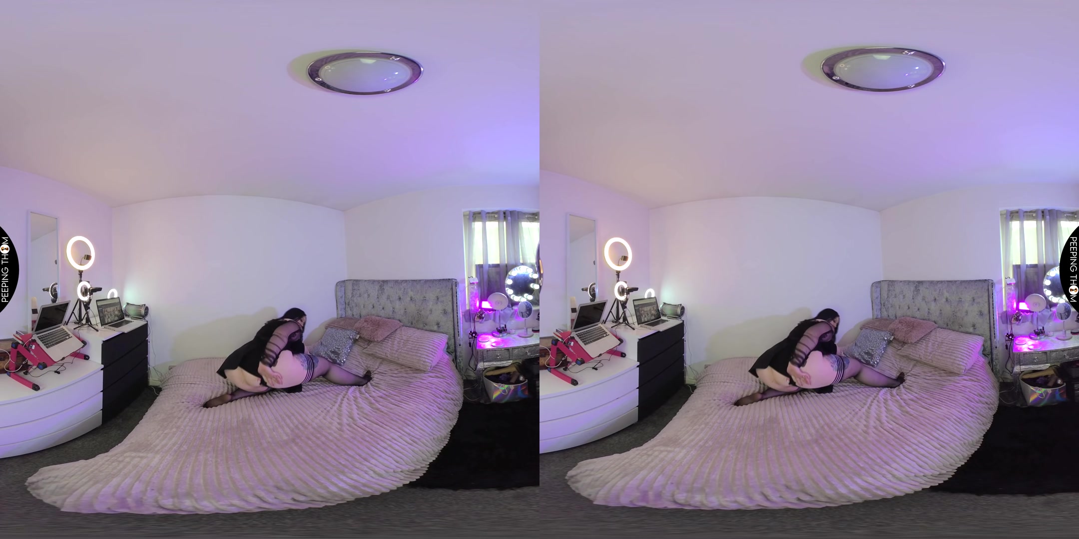 Mia MILF - Watch Me On Webcam - PeepingThom
