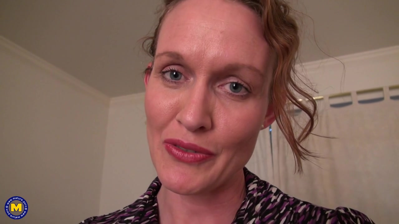 American Horny Housewife Strips Off Her Clothes And Plays With Her Pussy - MatureNL