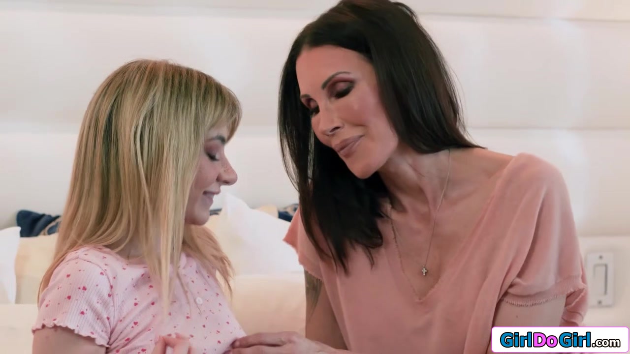 Milf stepmom teaches virgin stepdaughter