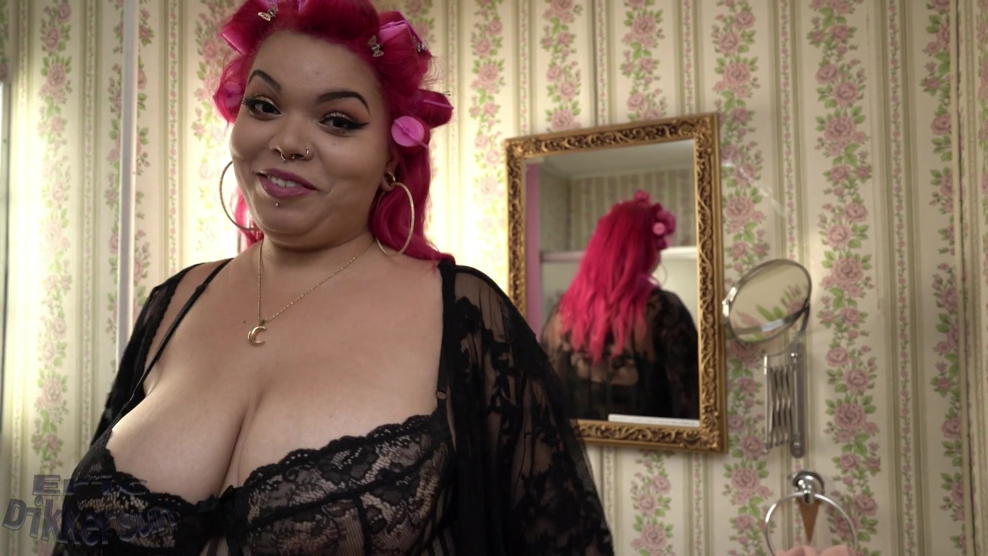 Sneaky Handjob - Sex Movies Featuring Lusty Bbw