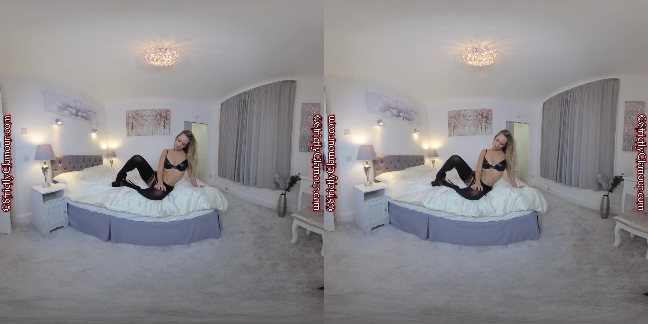 Special Treat - Blonde Babe Suzi Star Solo Striptease