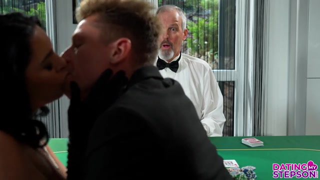 All In - S3:E3 - Momlover