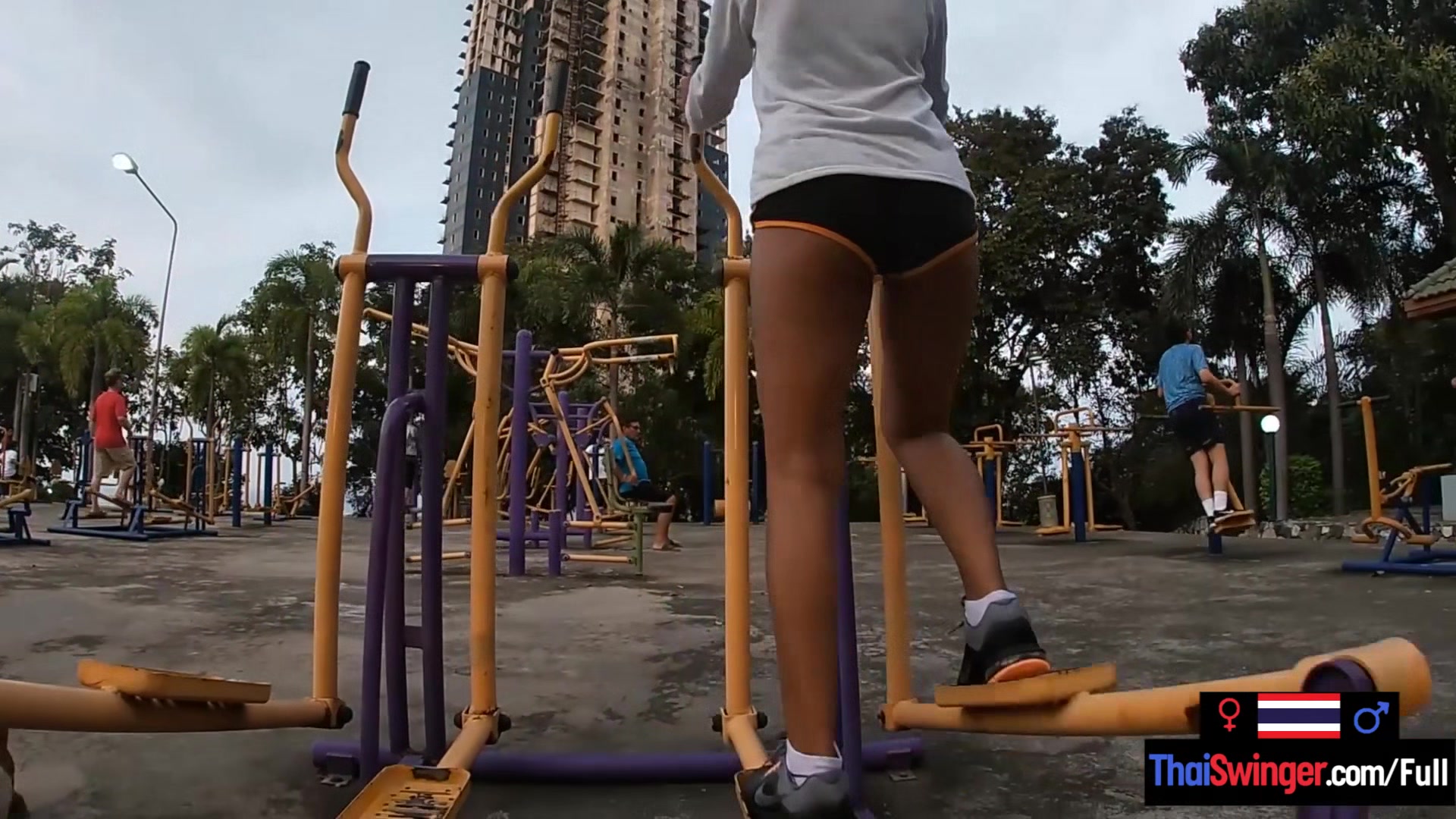 Amateur Thai girlfriend outdoor workout and pov blowjob video