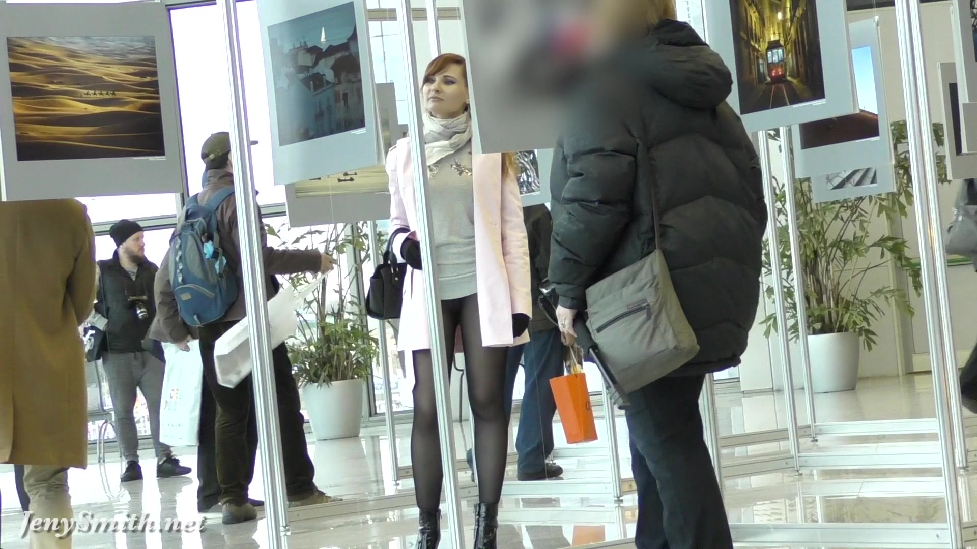 Jeny Smith transparent leggings flashing
