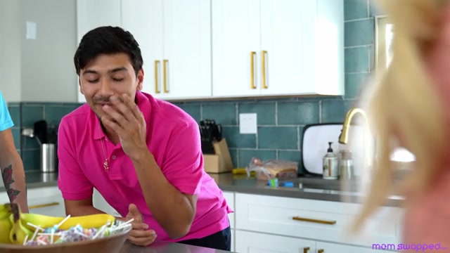 Suddenly We Love Easter - S2:E1 - Momlover
