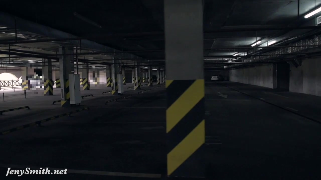 Jeny Smith oiling her naked body in a public parking