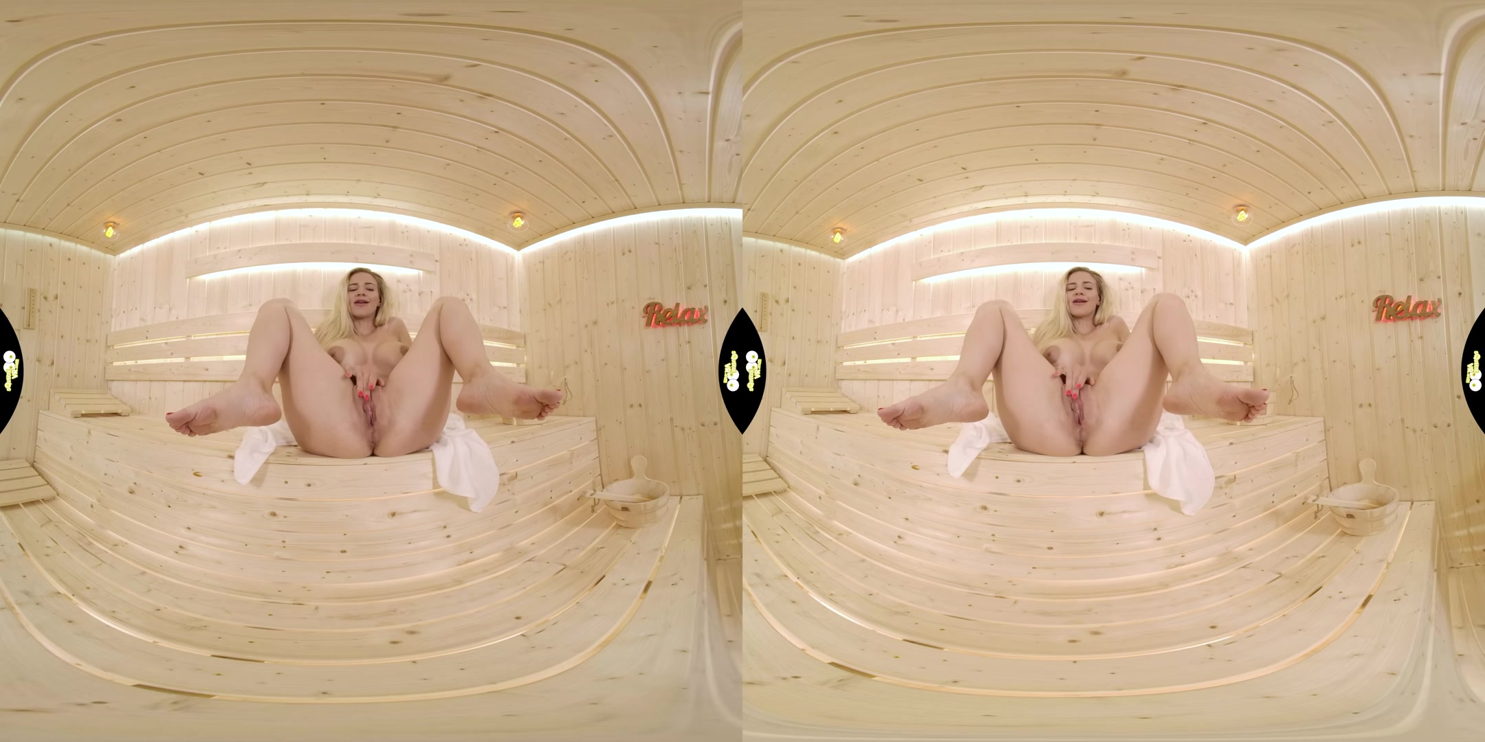 Play in Sauna - SqueezeVR