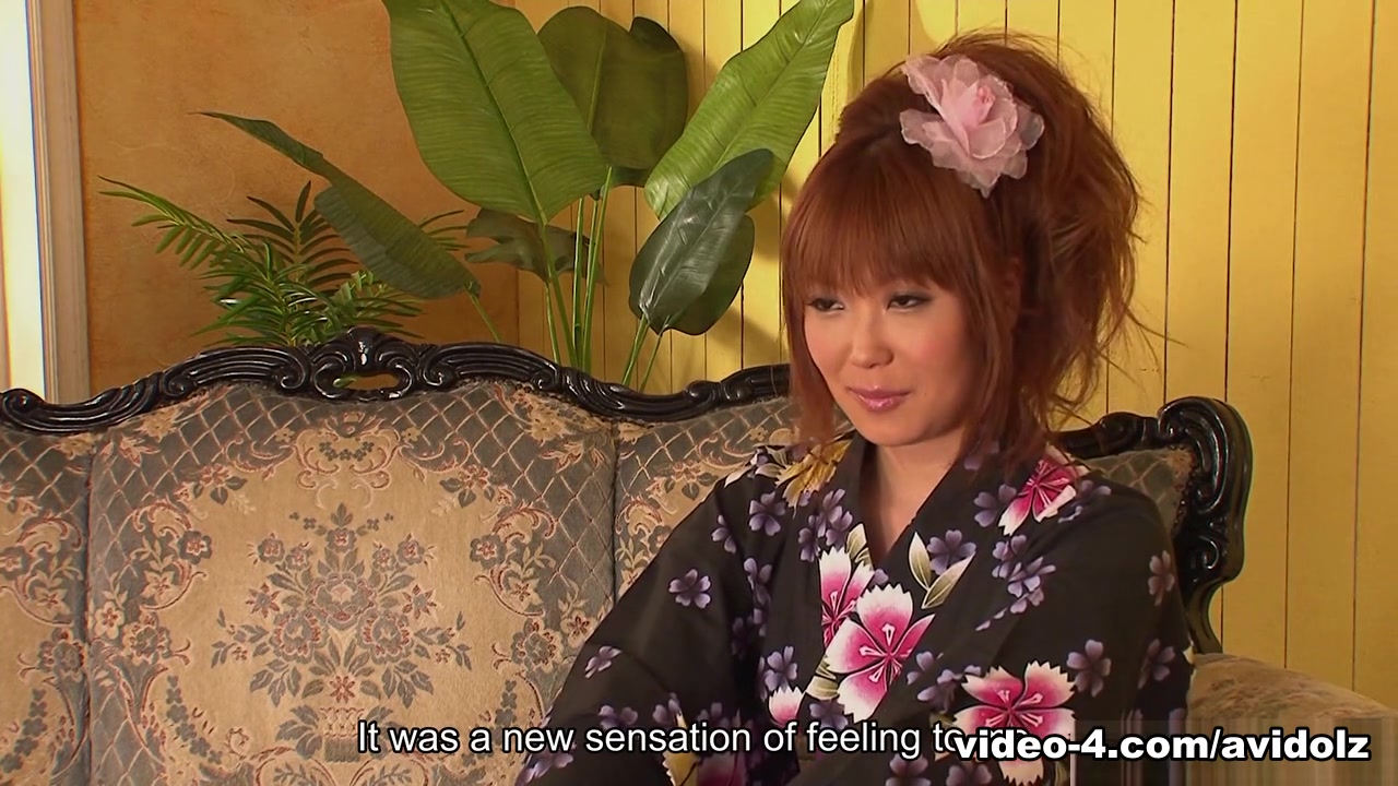 Yuuno Hoshi in Yuno Hoshi masturbates in public restroom - AviDolz
