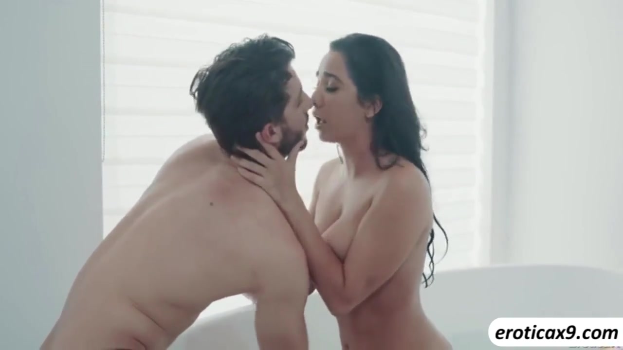 Karlee Grey - Lustful Babe Fucks A Bigcock Like An Expert