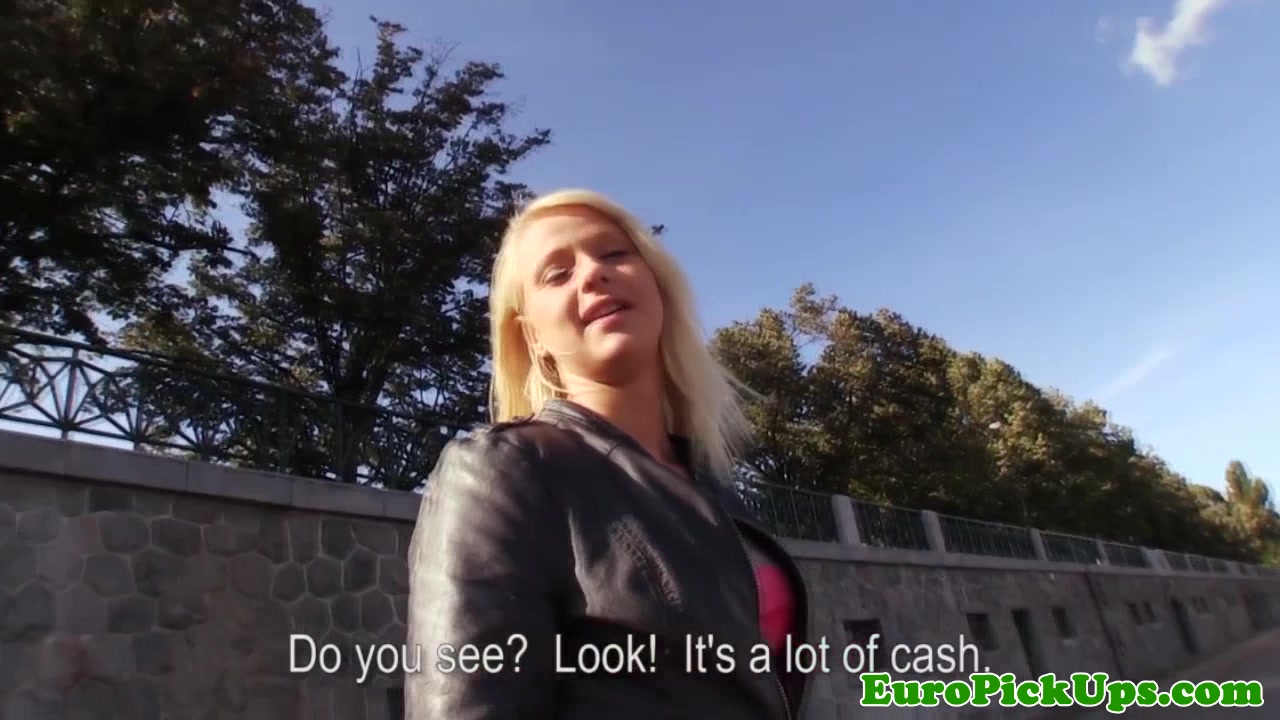 Amateur euro pickedup in park and cocksucks