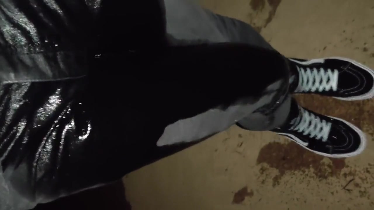 Pissing Skinny Jeans And Brand New Vans Sk8 Sneakers
