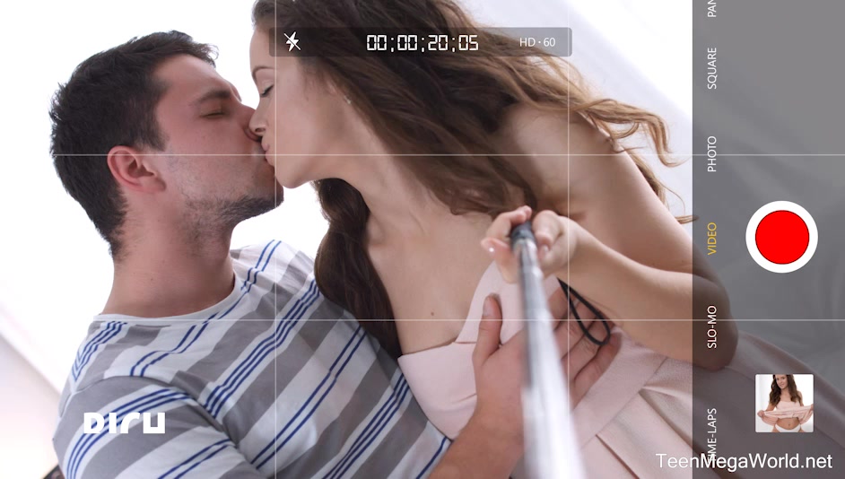 making selfies with cum on face - AnalBeauty