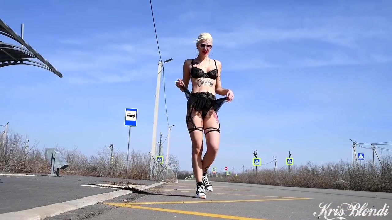 Very Beautiful In And Sexy Girl In Lingerie On The Streets Of The City Sex And Cum In Mouth