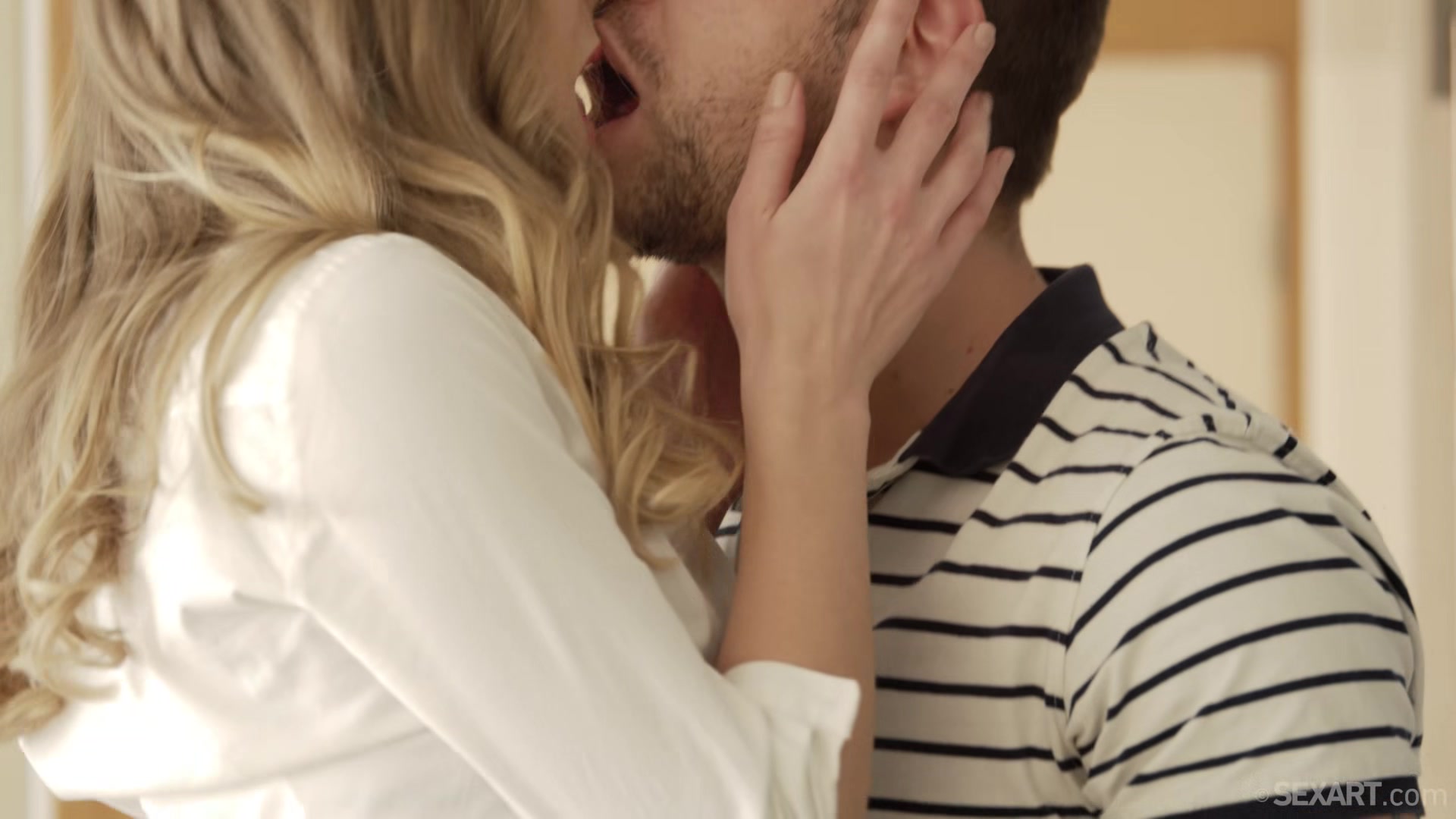 Tryin' To Resist - Lucy Heart & Juan Lucho - SexArt