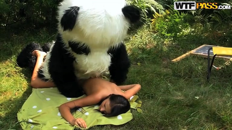 Wild and fun fucking for a very seductive artist