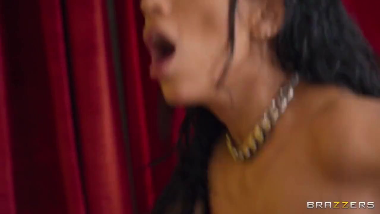 Dont Make Me Wait, Make Me Wet Video With Vince Karter And Katrina Moreno