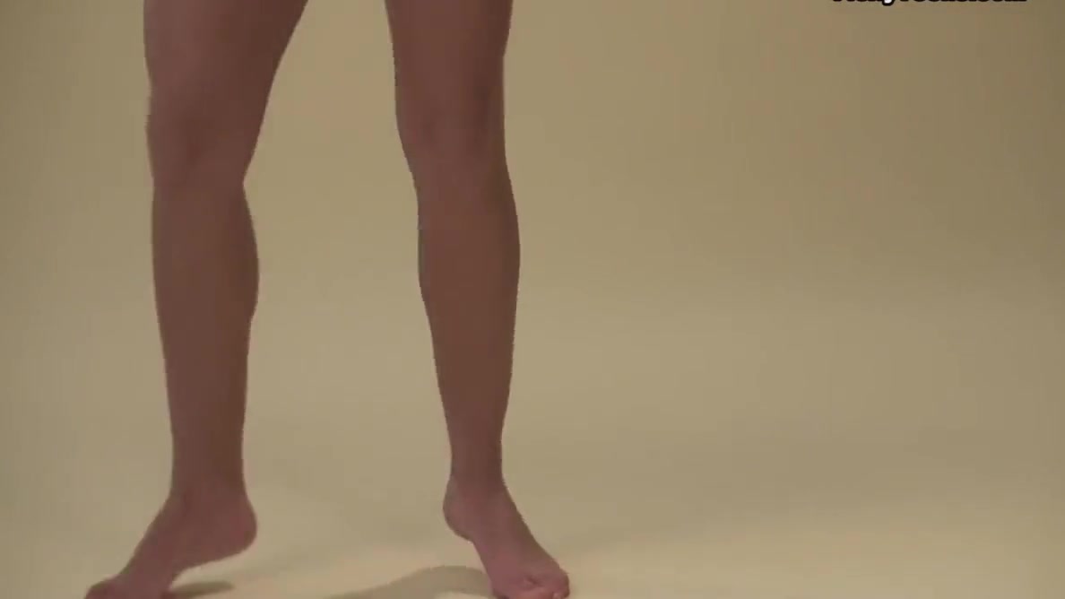 Alena Brezhneva Amazes With Her Flexibility