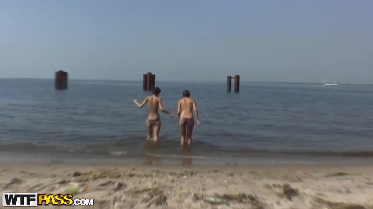 Skinny babe Dasi West gets shagged on the beach
