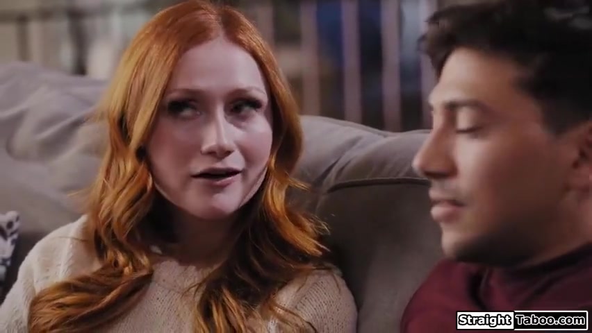 Max Fills, Bella Bends And Scarlet Skies - Bonding Doesnt Mean Fuck Your Stepsister