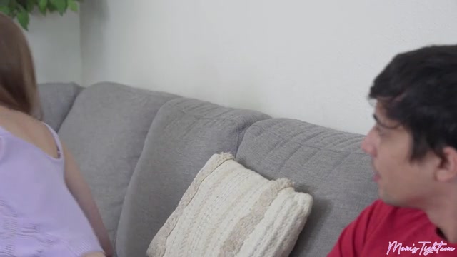 Moms Ripped Jeans - S1:E6 - Momlover