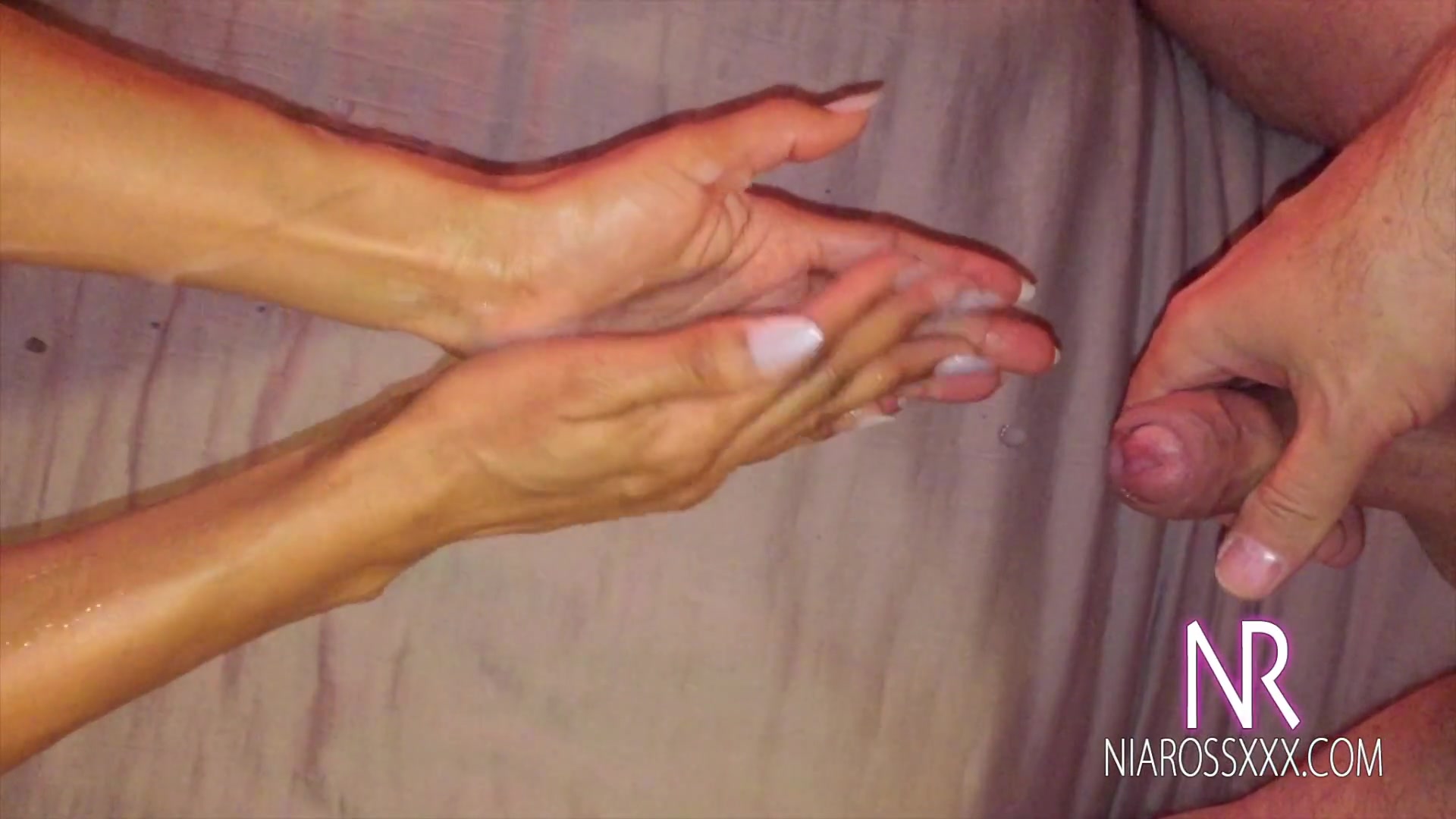 Cum Hand Lotion - Sex Movies Featuring Niarossxxx