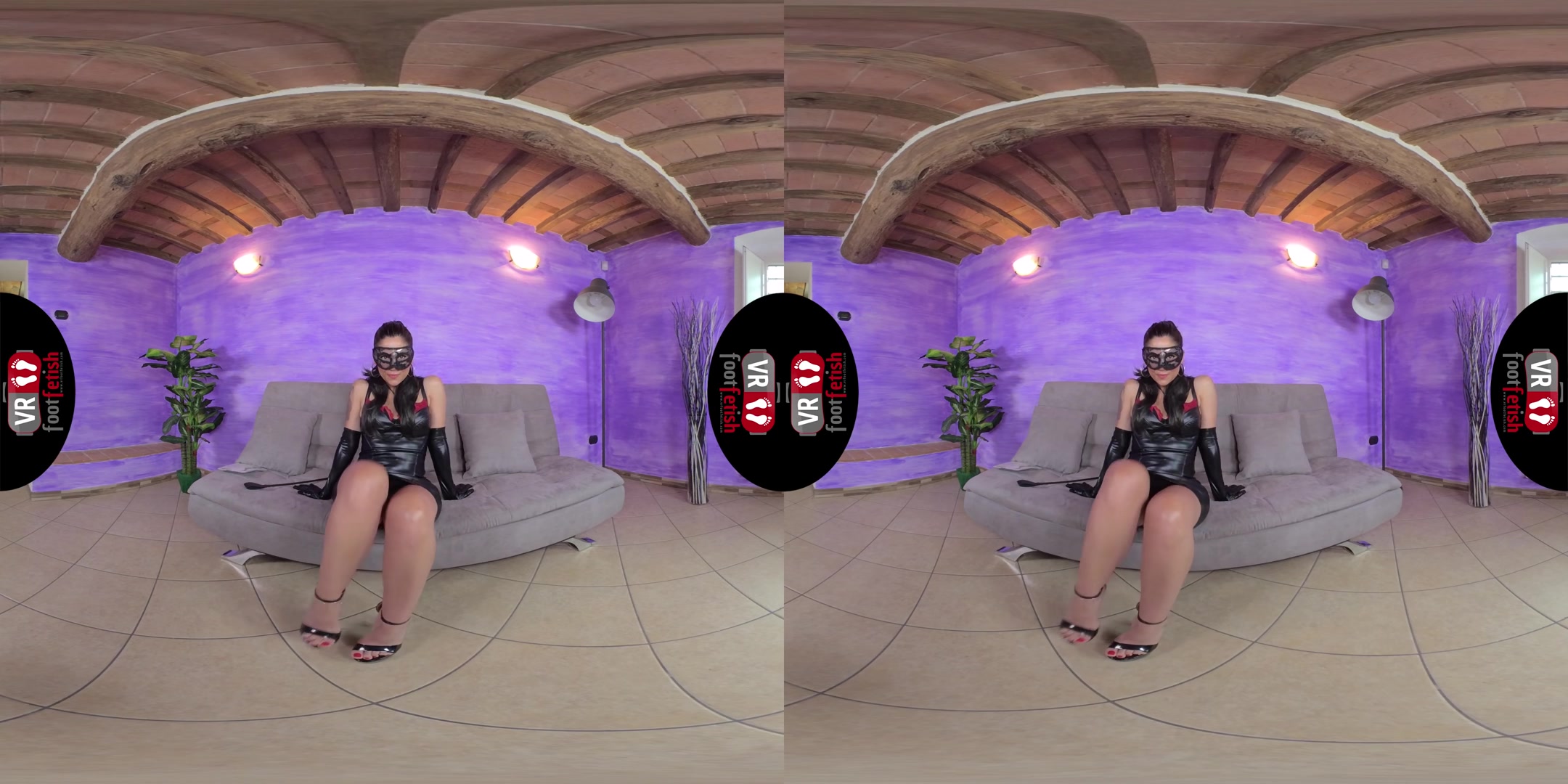 Mistress Chiara Rolls Down Her Stockings And Flaunts Her Sexy Feet - VRFootFetish