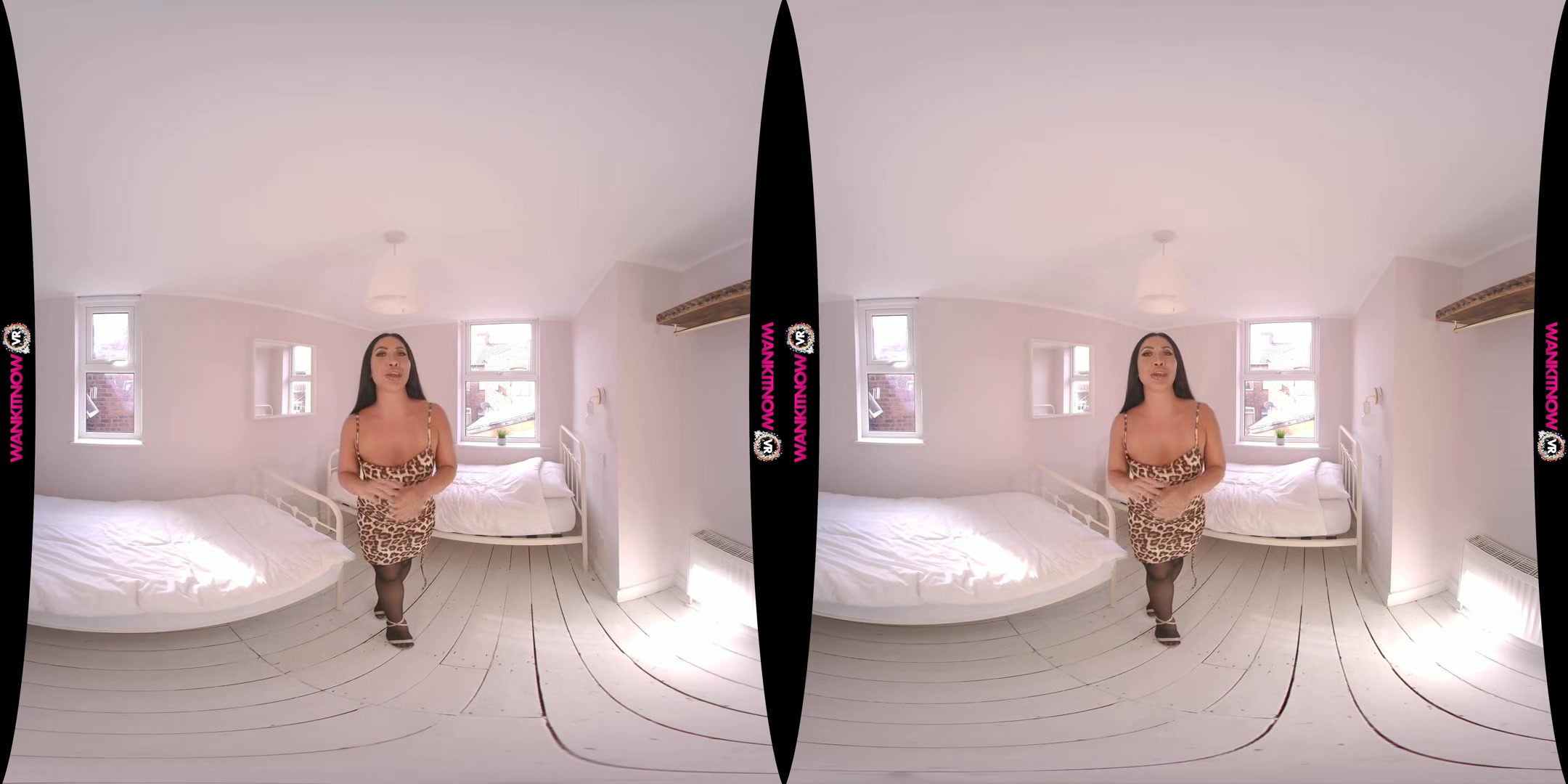 Hurry & Wank! - Gorgeous Babe Solo Striptease - SexLikeReal