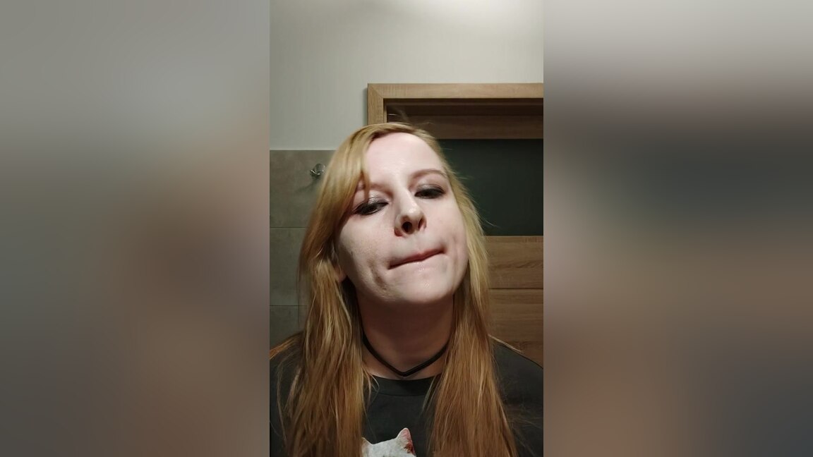 Saliva And Mouth Play - Kinky Amy