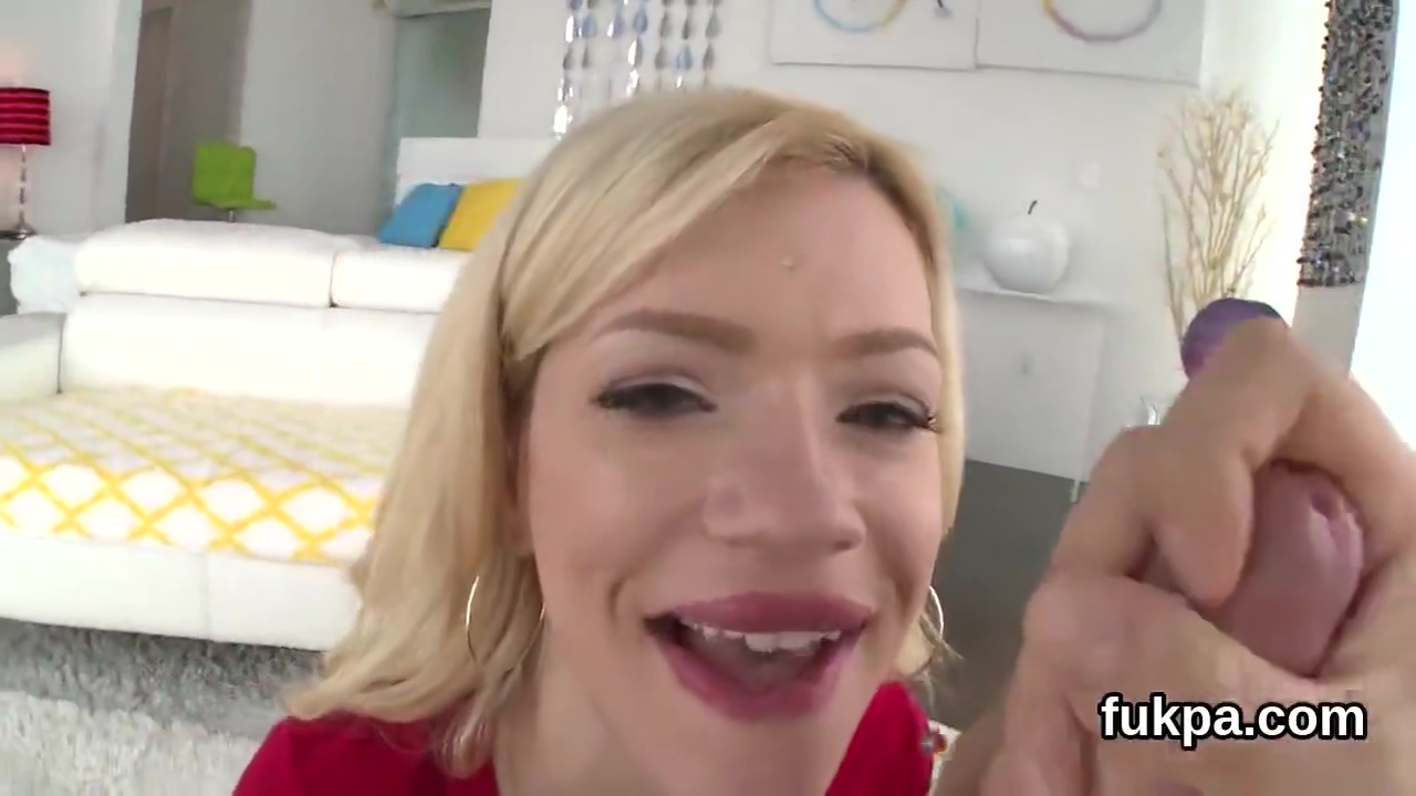 Perfect Centerfold Enormous Booty And Gets An