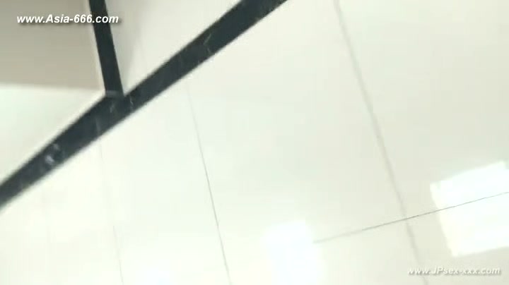 chinese girls go to toilet.120