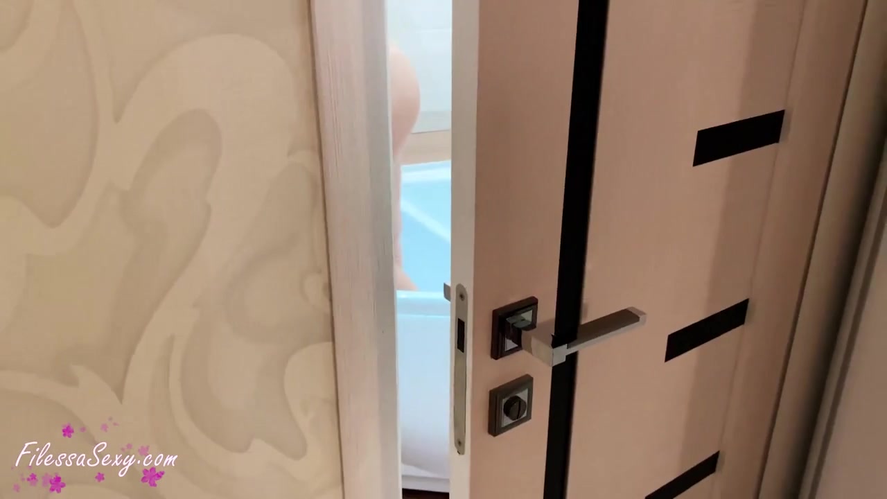 Stepsister Blowjob And Hard Doggy Sex In The Bathroom - Peeping