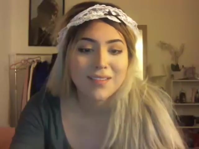 Trans girl camshow