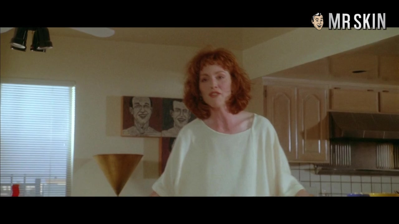 Before Suburbicon, See Julianne Moore's Red Carpet - Mr.Skin