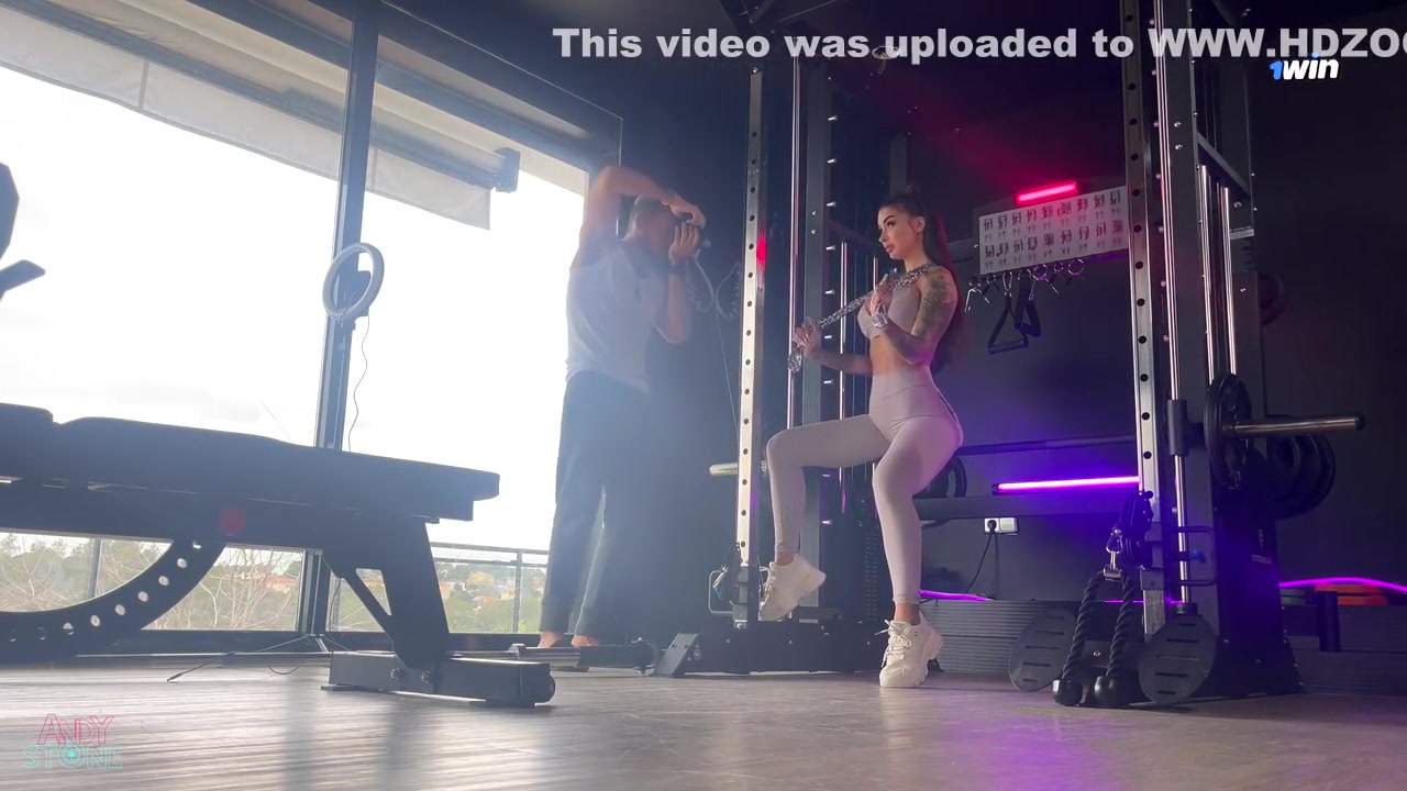 Famous Instagramer Got Fucked At The Gym By Photographer With Susy Gala