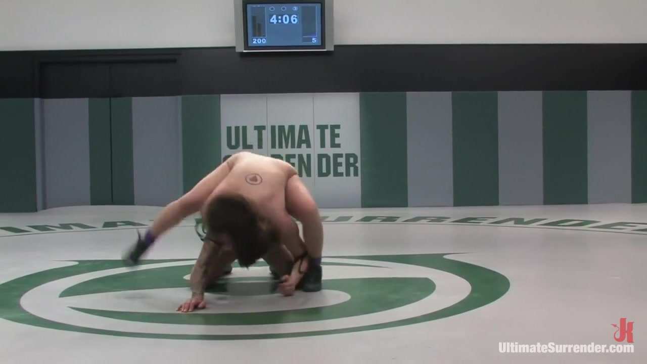 Syd Blakovich 'The Nightmare' (10-2) vs Devi Lynne ' Spartica' (0-2)
