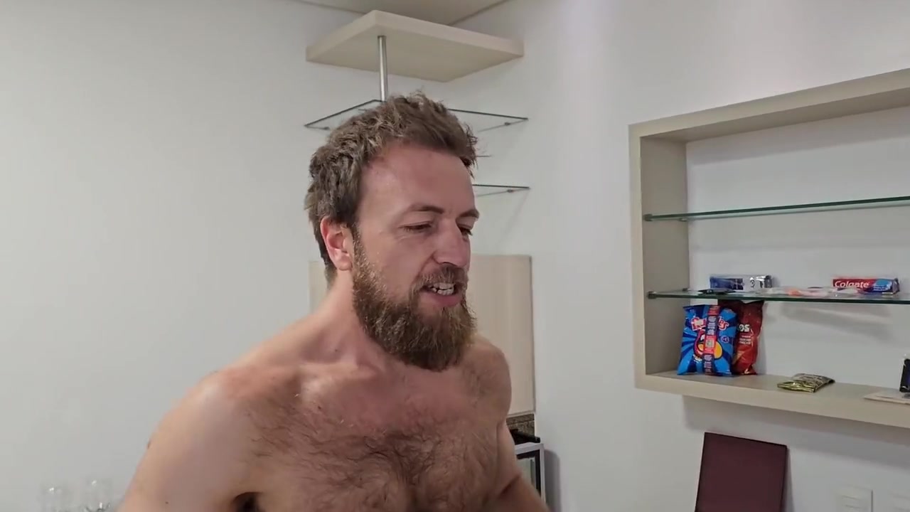Huge Muscled Hunk Peralta Silva Gets Fucked By Kostya Kazenny
