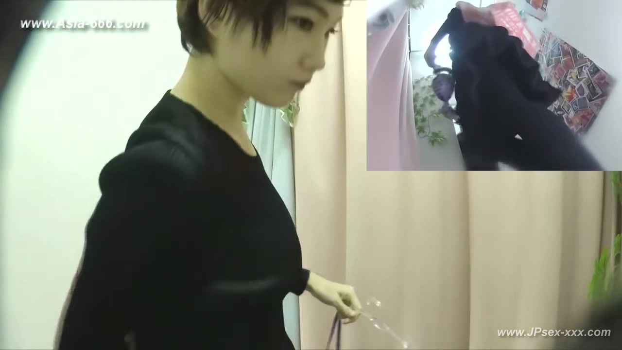 peeping japanese changeroom.11